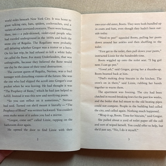 📚2/$6 Gregor and the Curse of the Warmbloods #3 in the Underland Chronicles - Picture 9 of 12